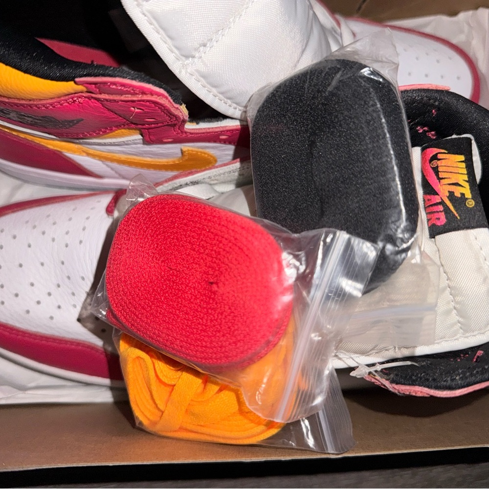 Men’s Air Jordan 1 Retro High OG Fusion - Picture 3 of 4